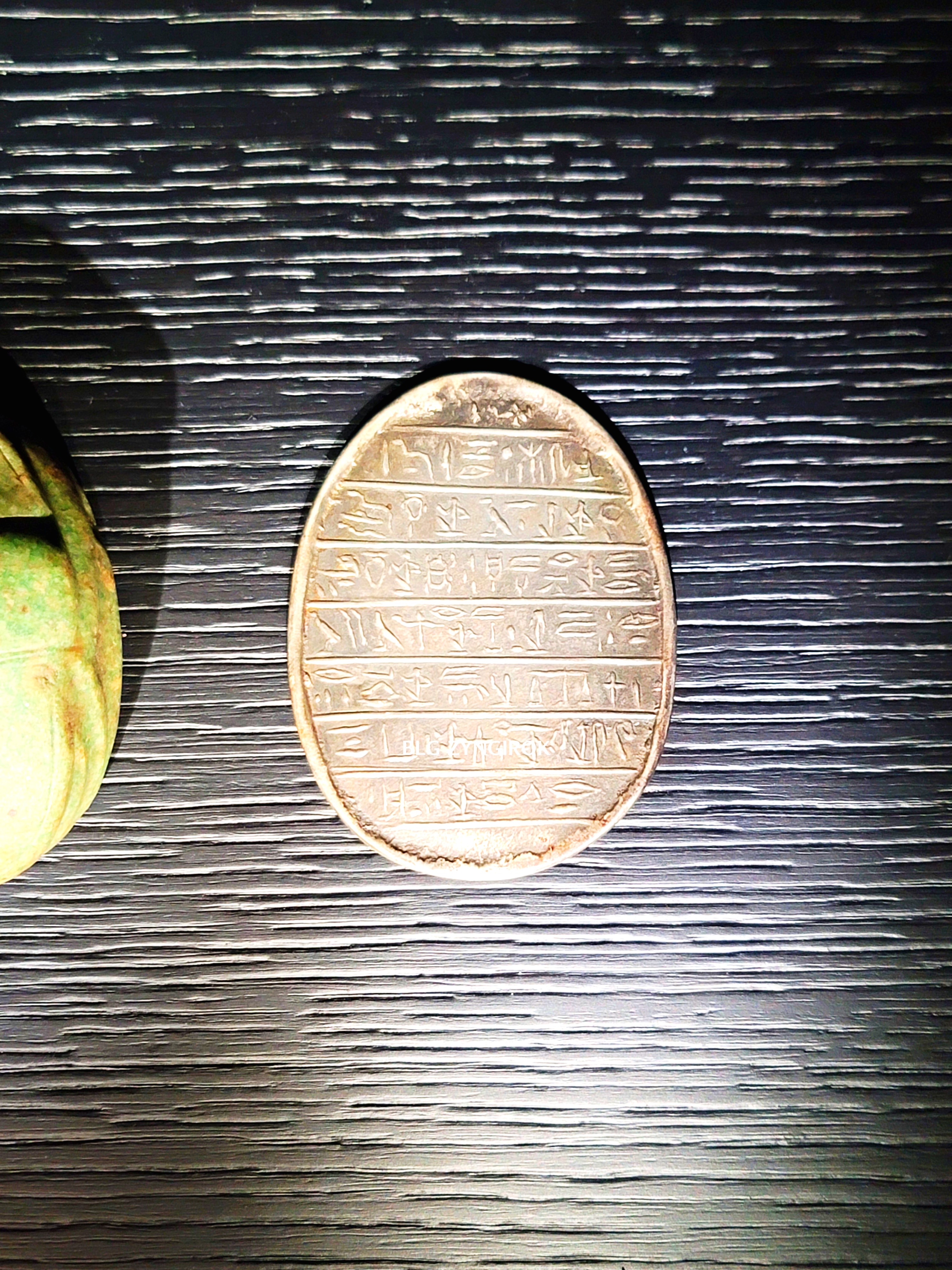 롯데타워 - 롯데뮤지엄 고혹의 보석 매혹의 시간 - 신성에서 예술로 주얼리 정신사 전시품 모습이다.