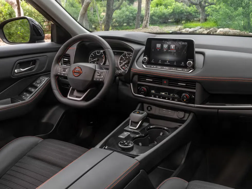 닛산 로그 이미지