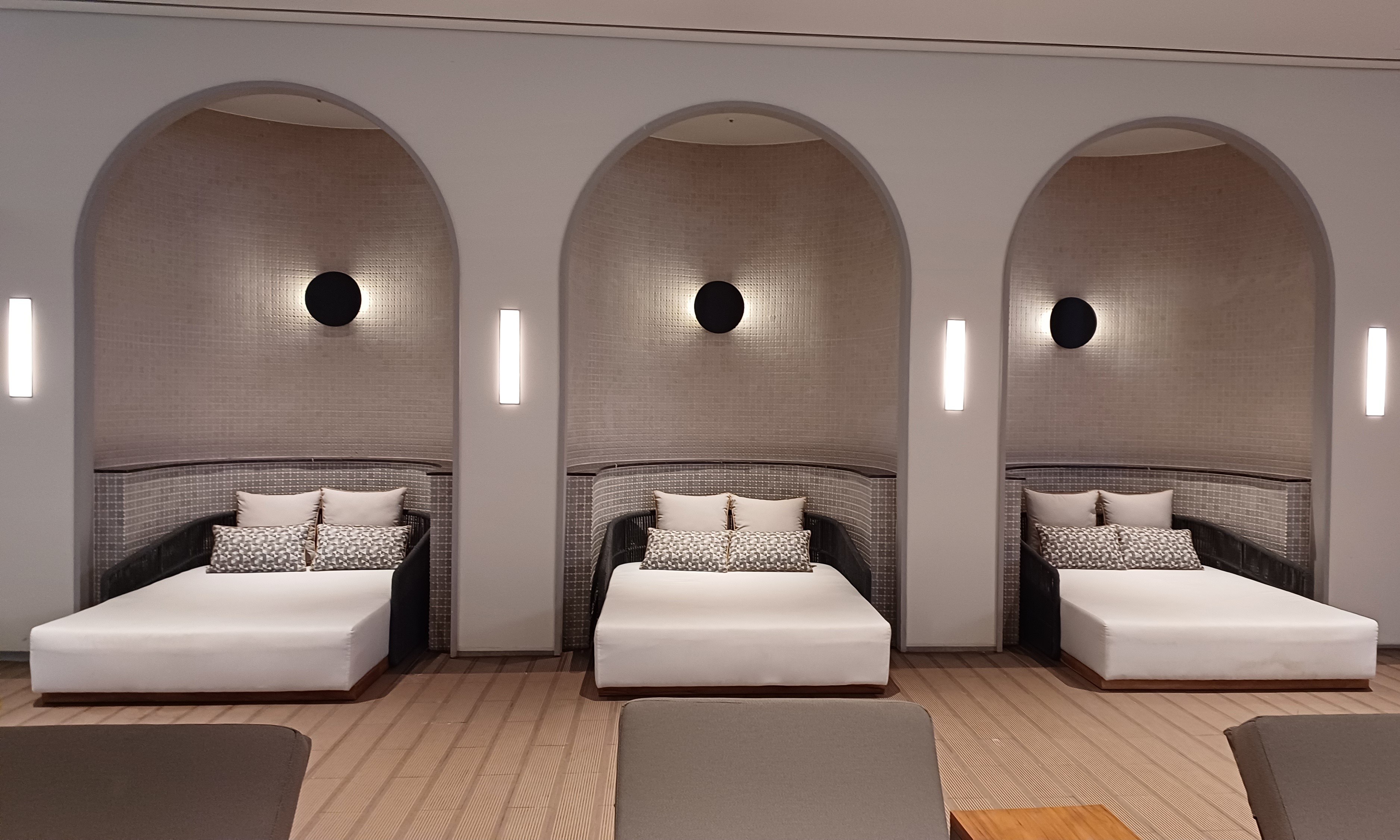 호캉스-호텔수영장-7