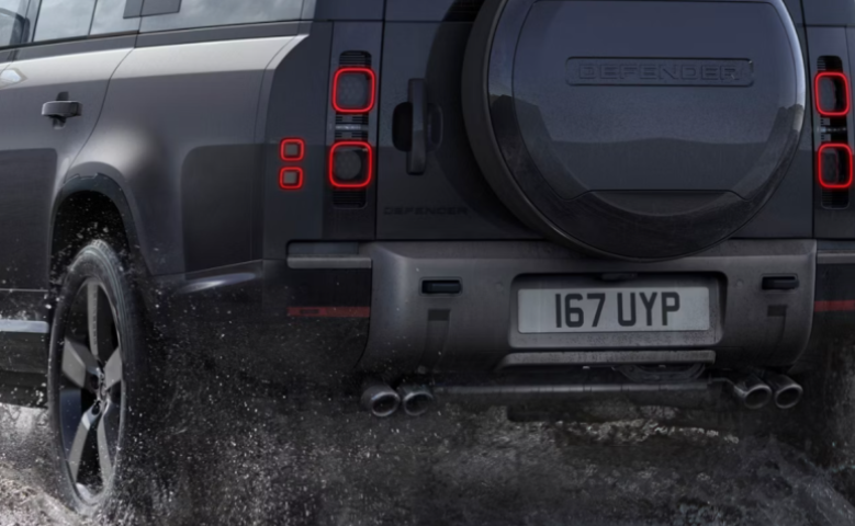 전현무 차 도대체 뭐길래? 랜드로버 디펜더 110 상세정보 (일명 무카)