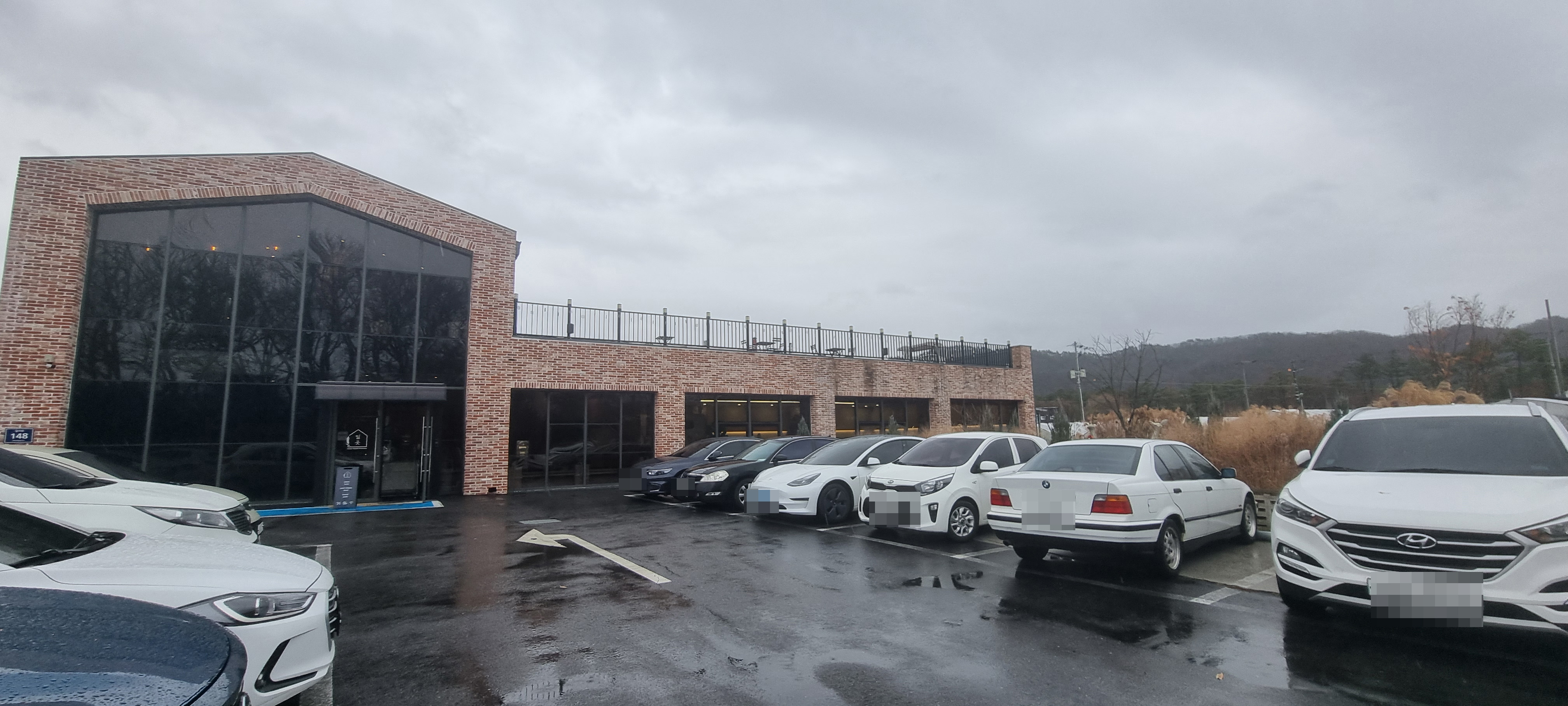 사골 육수 진한 칼국수 맛집 <밀곳>