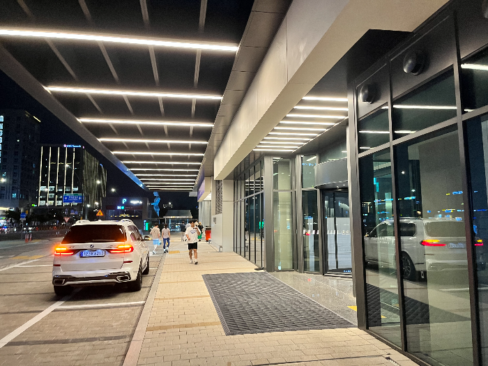 머큐어 호텔 입구