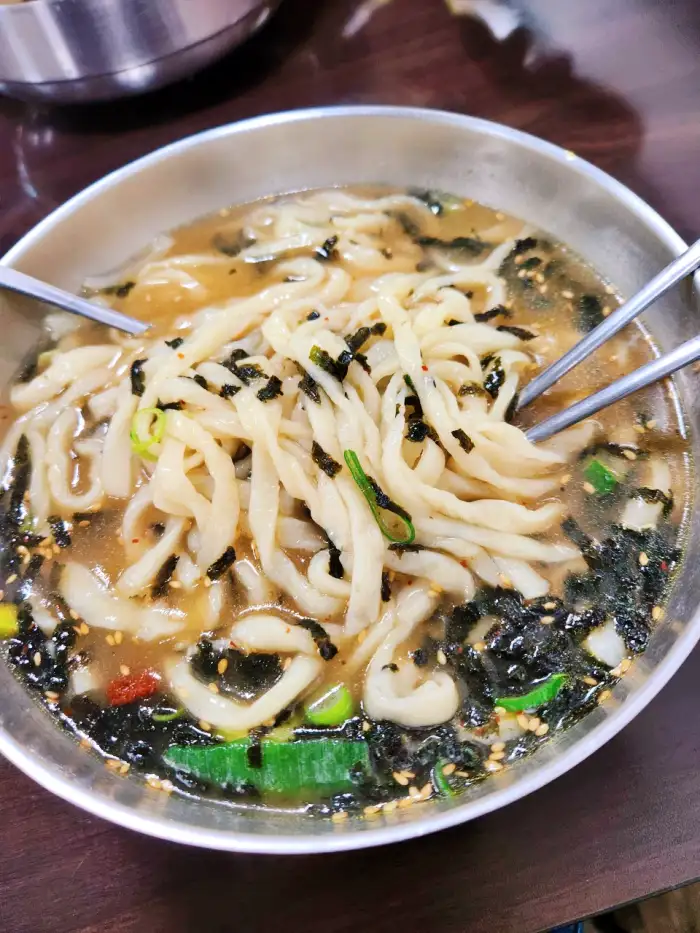 생방송 투데이 수원 남문시장 손칼국수 잔치국수 칼제비 수제비 맛집