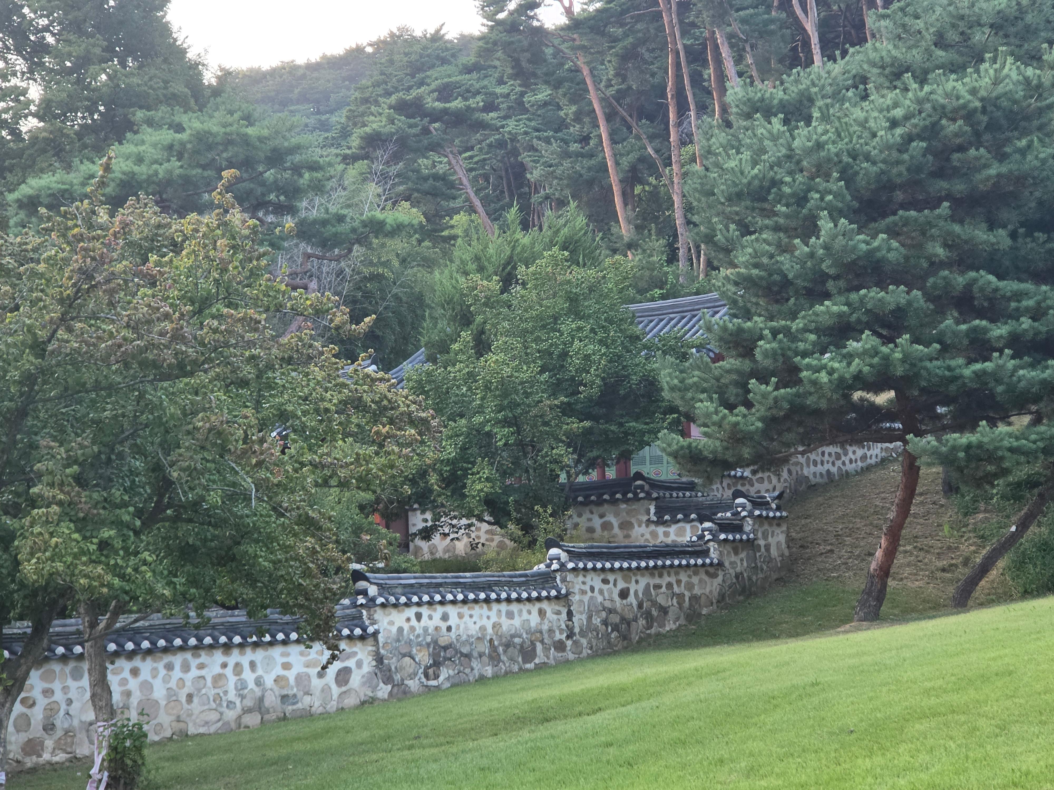 현충사 안쪽까지 걸으며 만난 충무공 고택