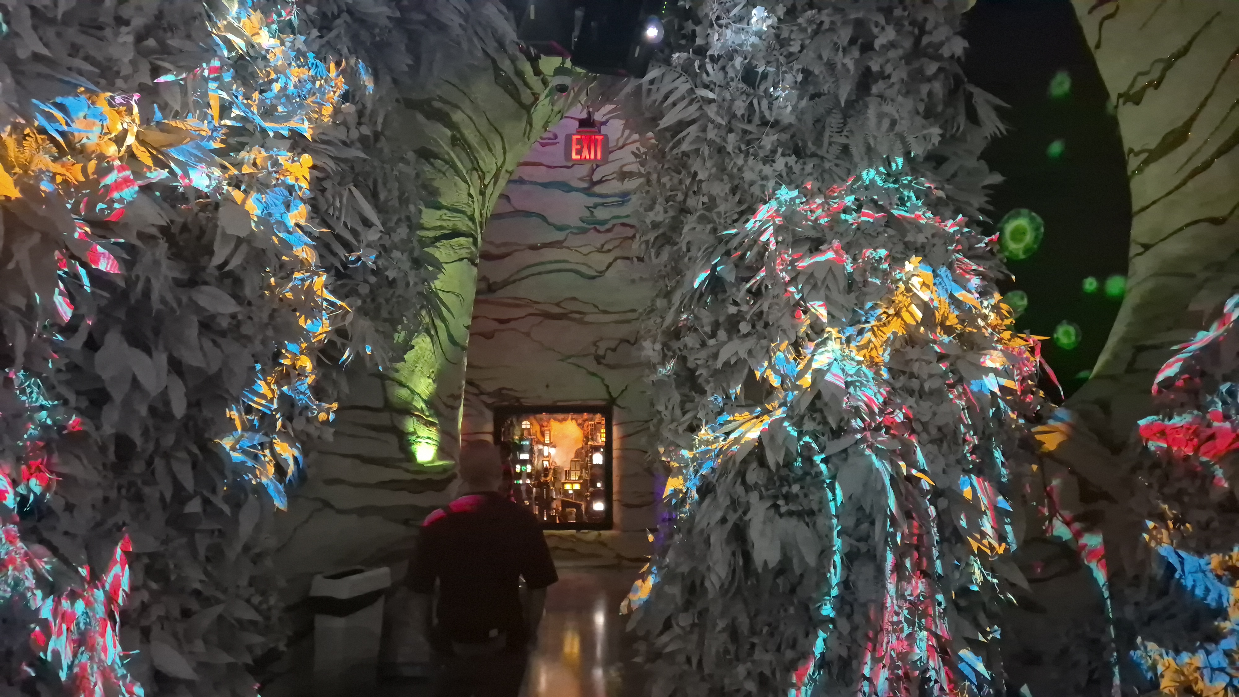 오메가마트 예술품