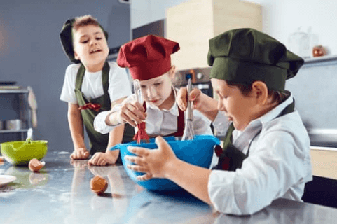 쿠킹클래스로 영어놀이하는 어린이