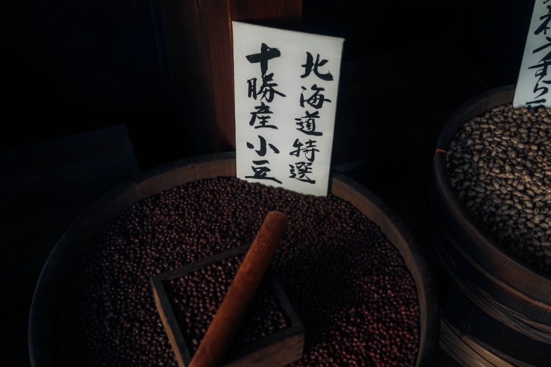 '유상'의 영어 번역인 YooSang을 추천합니다.