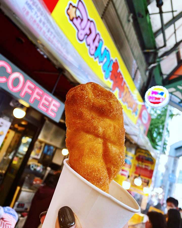 생방송오늘저녁 꽈배기 쫄깃쫄깃한 반죽과 시나몬 설탕과의 케미 종로 광장시장 맛집 추천