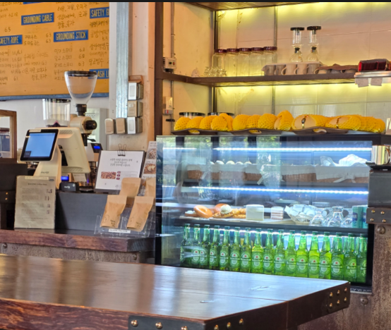 파주 먹통 커피 내부 사진