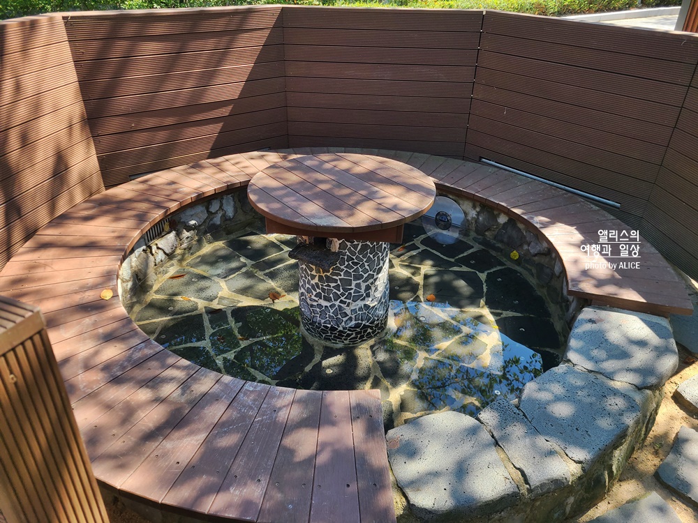 국내 온천여행 수안보 온천 즐기는 방법 네 가지 BEST 04 프라이빗 노천, 무료 족욕, 온천수 테라피 프로그램 포함