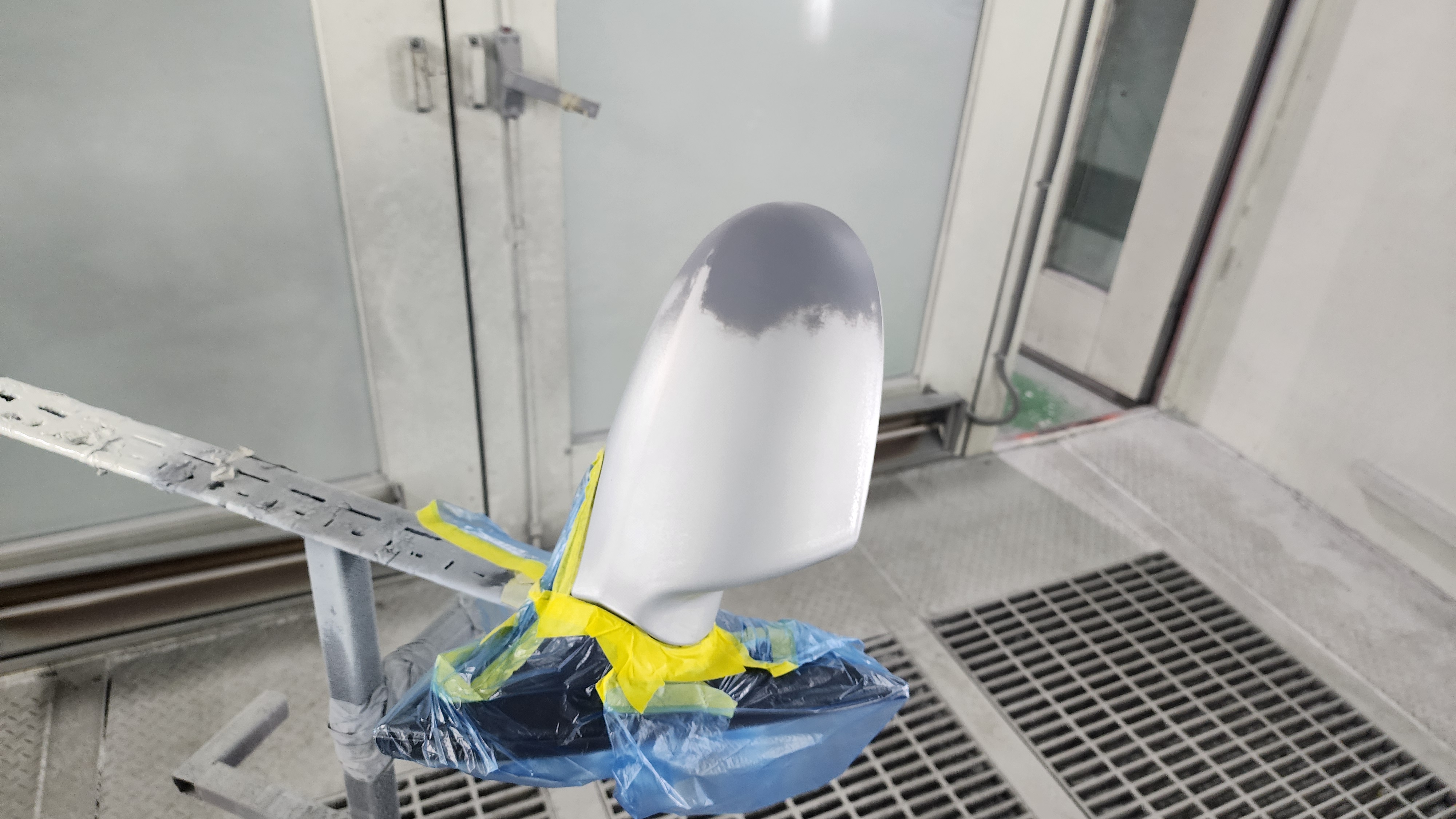 사이드미러 서페이서 도포