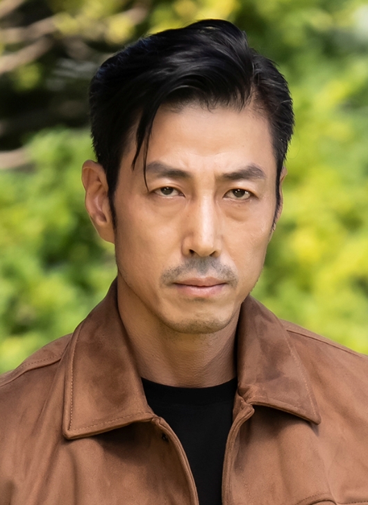 강기탁(윤태영)