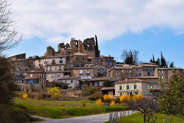 프랑스 시미앙 라 로통드 마을