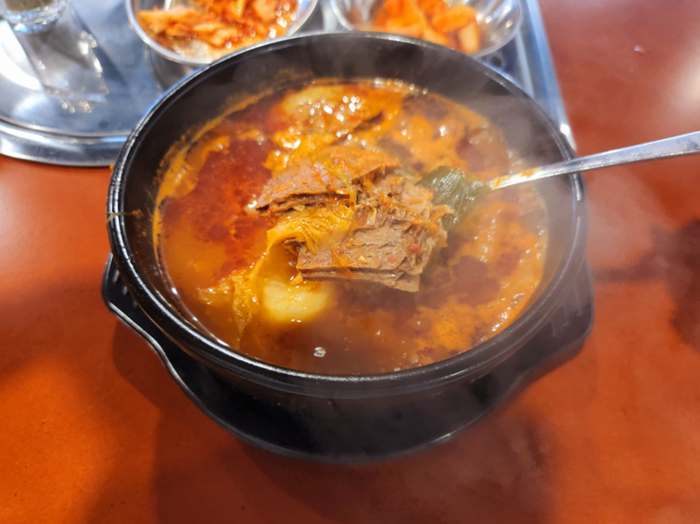 달래해장_특해장국속_고기02