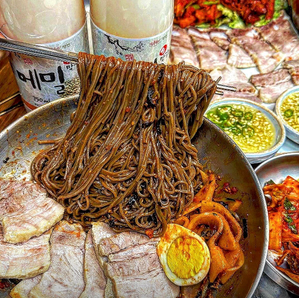기와메밀막국수