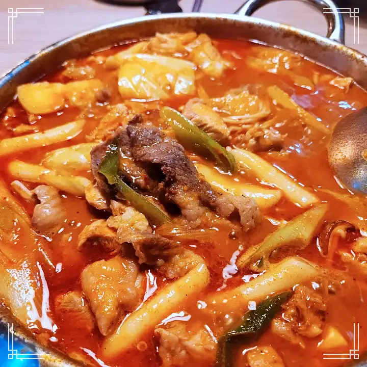 토요일은 밥이좋아 군포 산본 닭볶음탕 맛집 투움바 로제 차돌 닭도리탕 곱도리탕 닭떡볶이 게살볶음밥 현지인 추천 토밥 좋아 방송정보