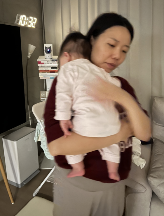 골반 불균형을 만드는 아기 안는 습관