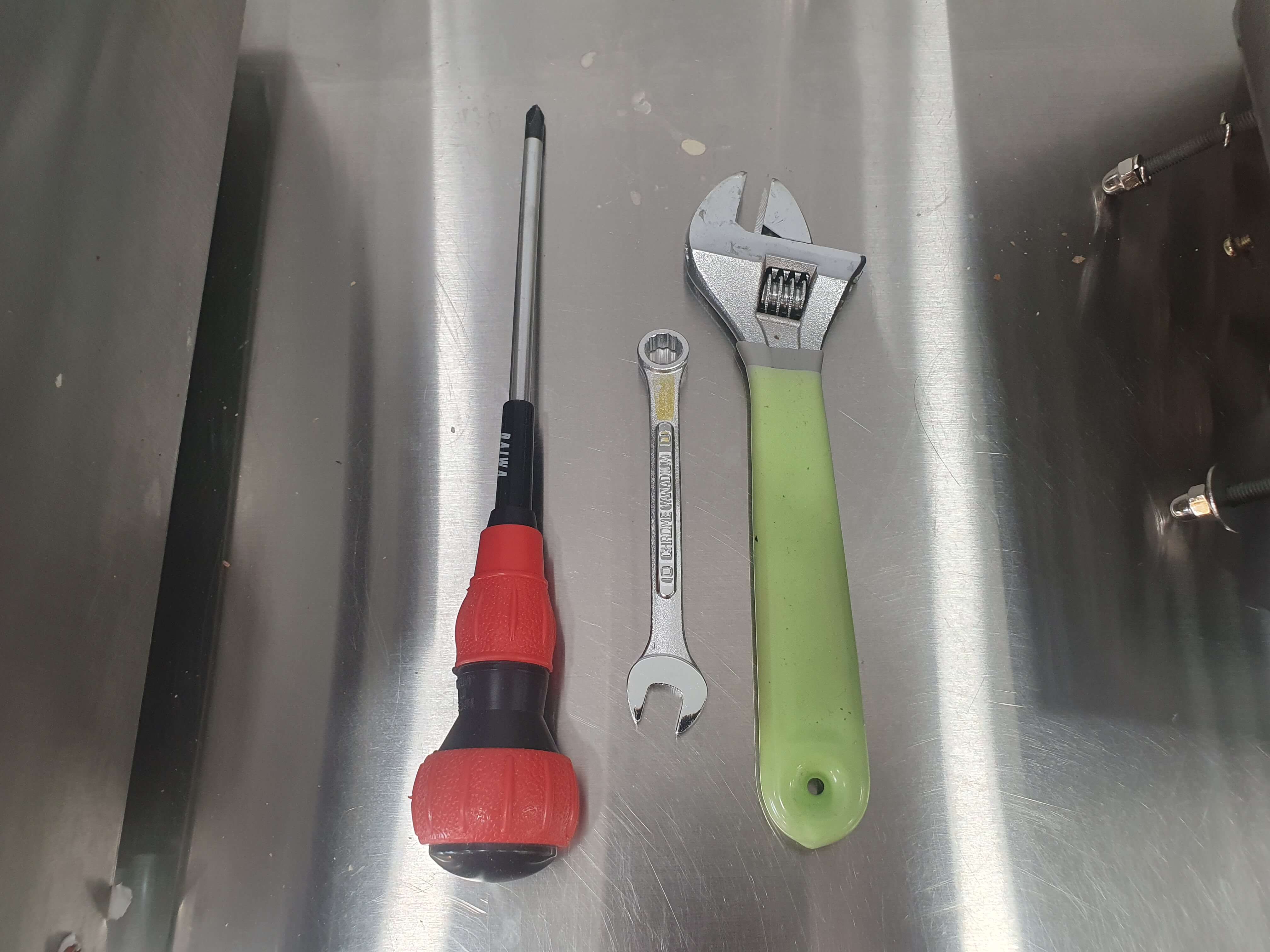 호두판 교체전 준비물 드라이버, 스패너, 몽키스패너