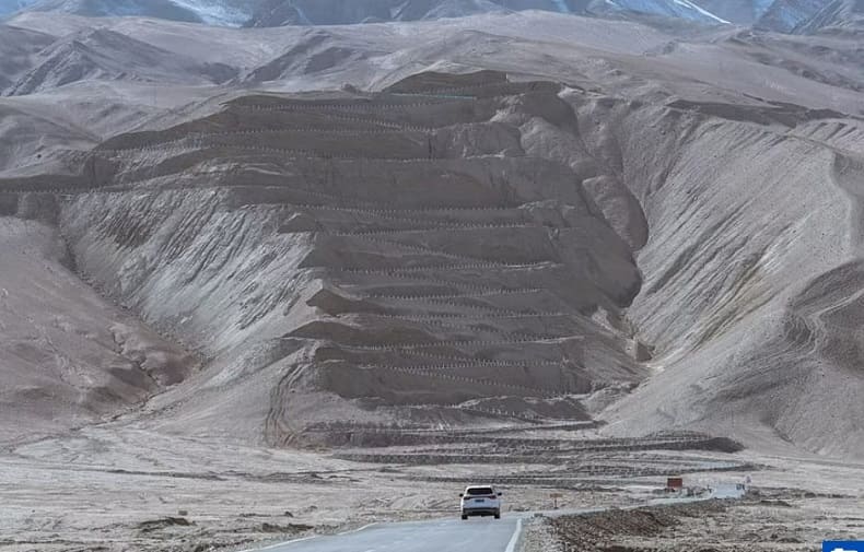 보기만 해도 멀미나는 꼬불꼬불 중국 판룽 도로..곡선부만 무려 200개 넘어 VIDEO: Road in China with jaw-dropping hairpins is now a tourist attraction: Highway reaches an altitude of