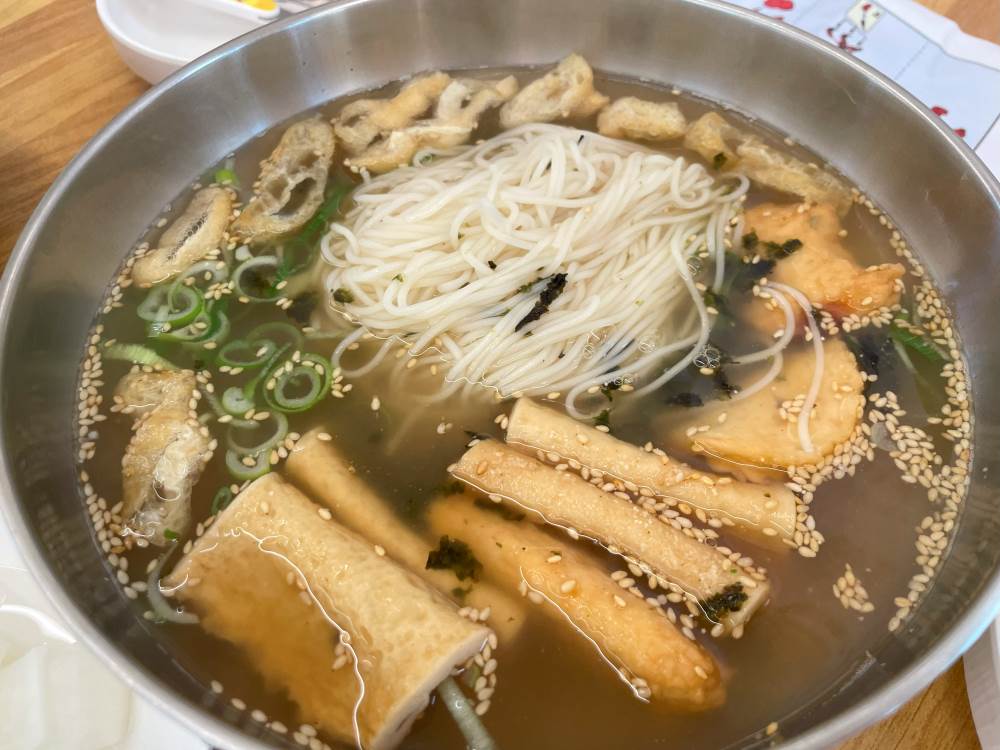제주-도민만-아는-맛집-능소-비빔국수