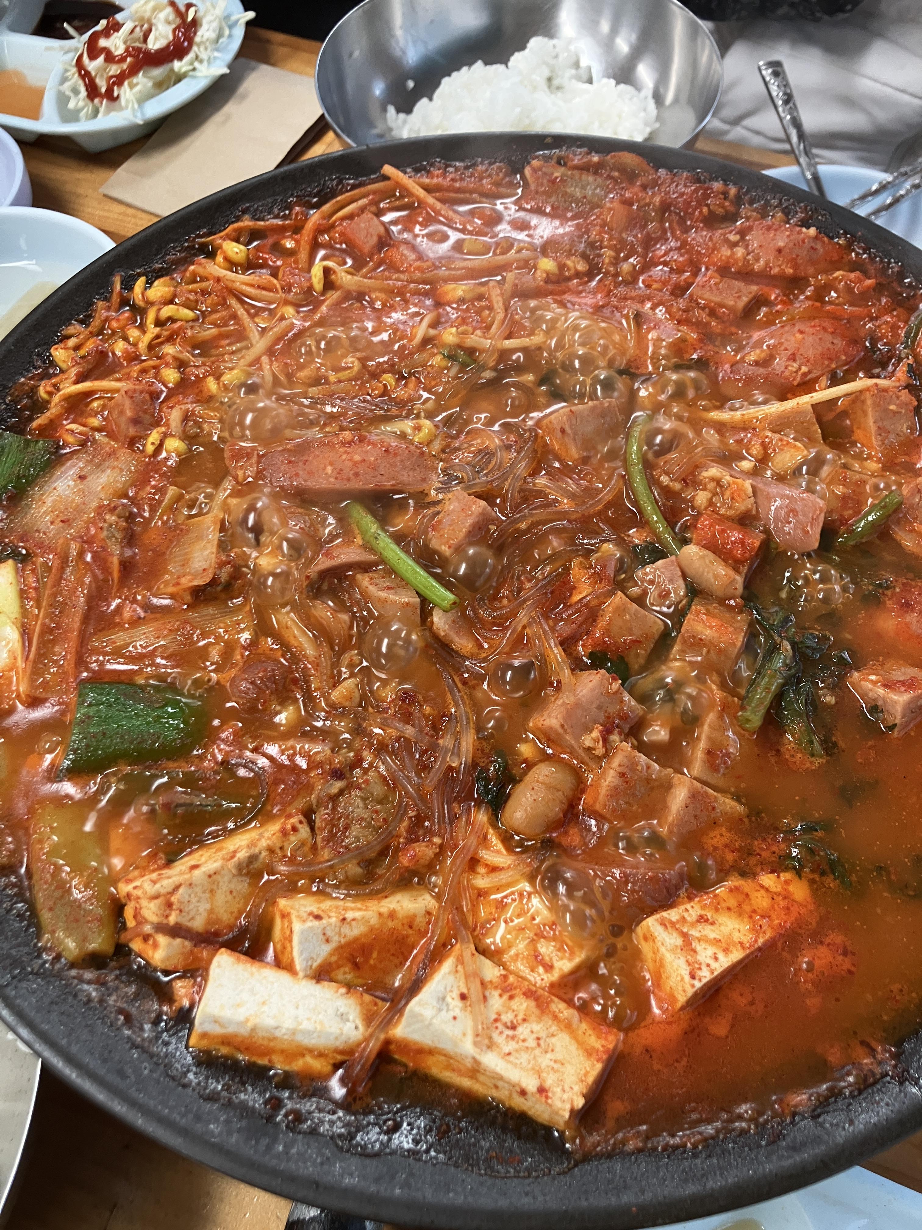 신흥부대고기 노포 부대찌개