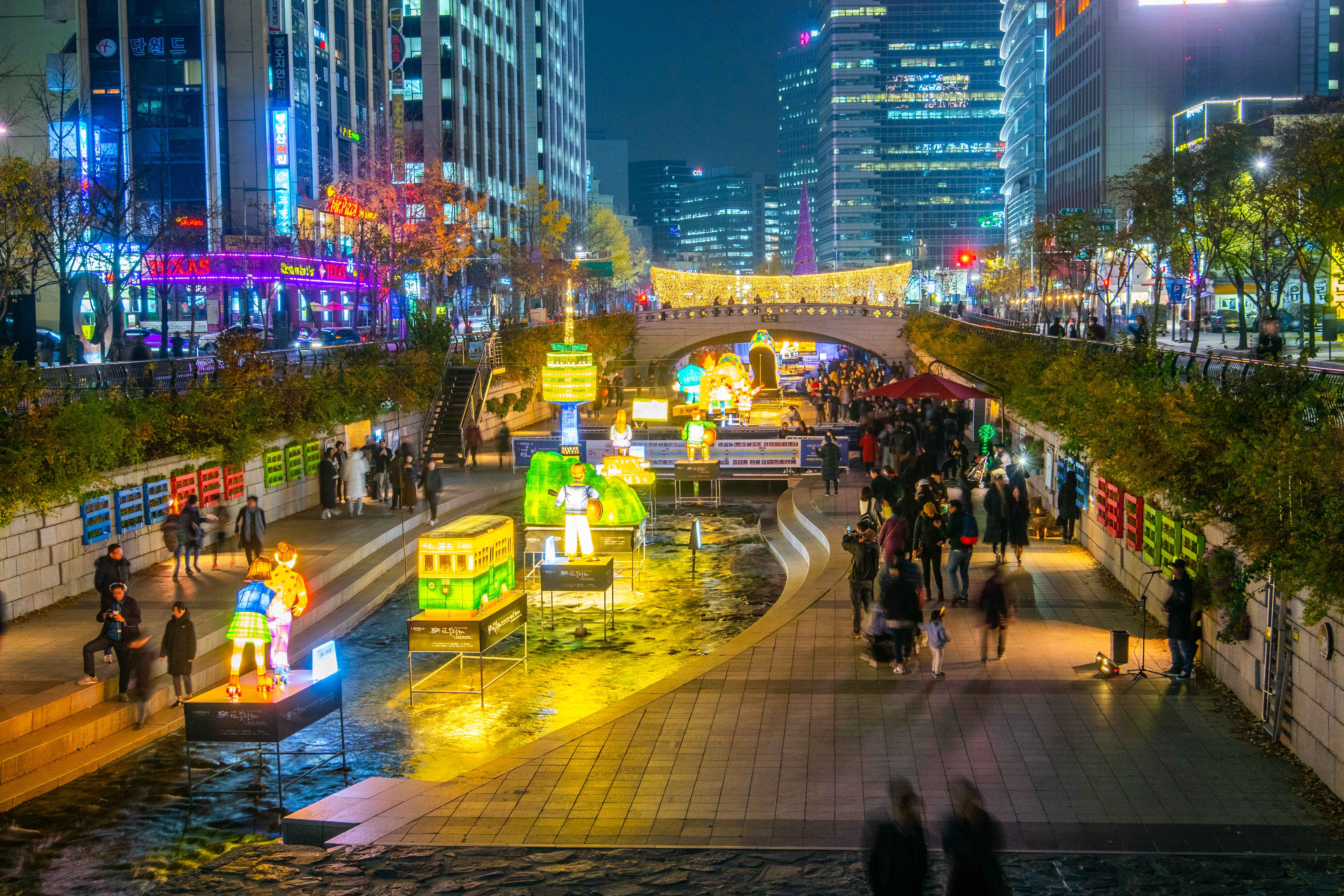 2024 서울빛초롱축제 일정 발표 서울 겨울 명소 청계천 장면
