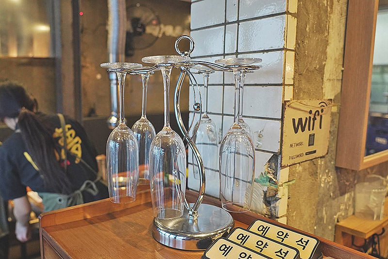 용산 삼각지 미나리 갈비집 '육몽'