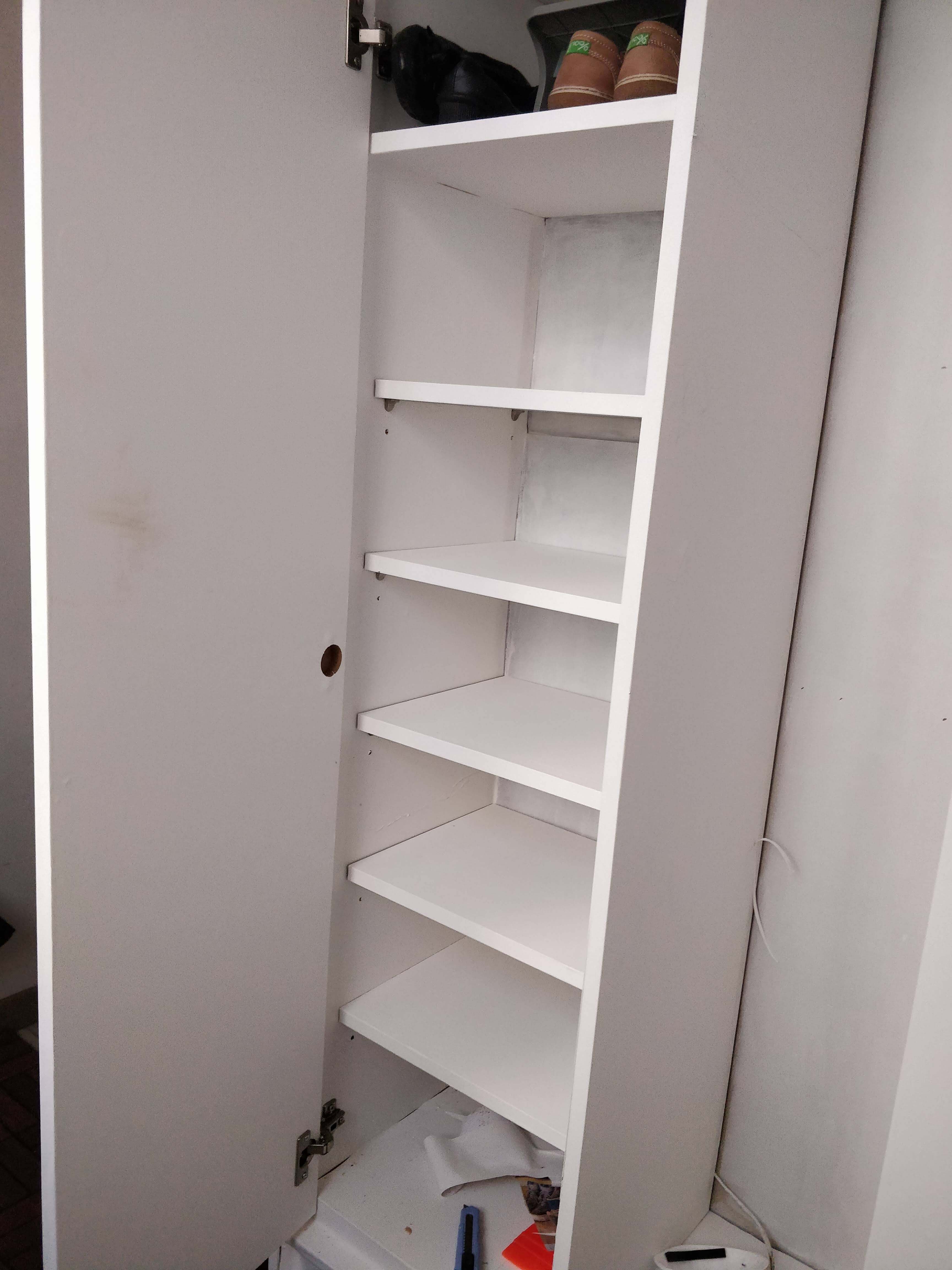 신발장 안쪽선반 필름지시공 사진