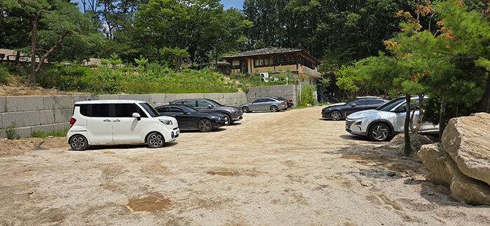 목향원 주차장 전경