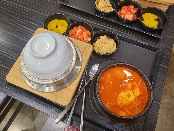 북촌순두부&amp;쭈꾸미 이마트 광교점 김치순두부 가마솥밥
