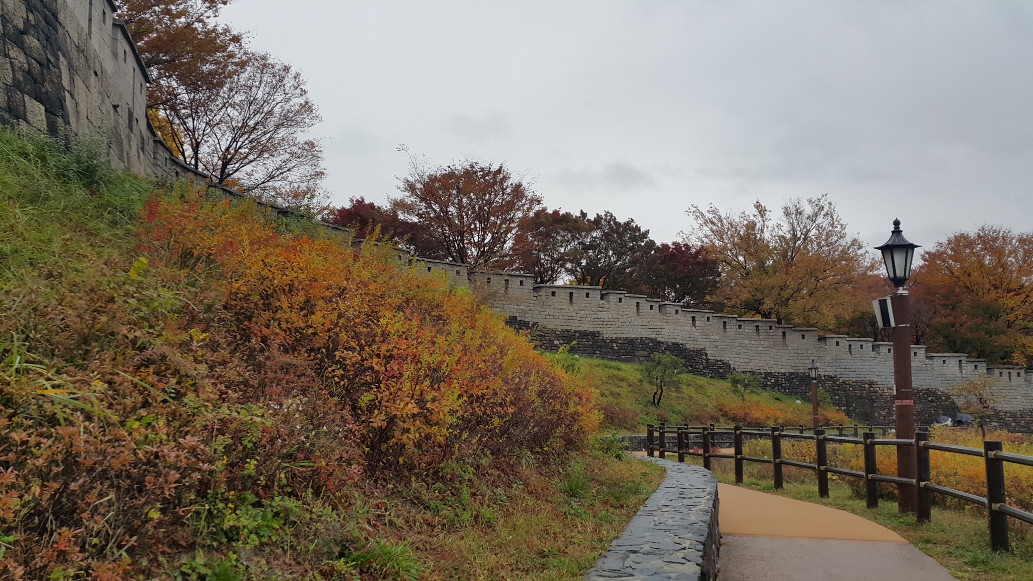 성터의 가을 단풍