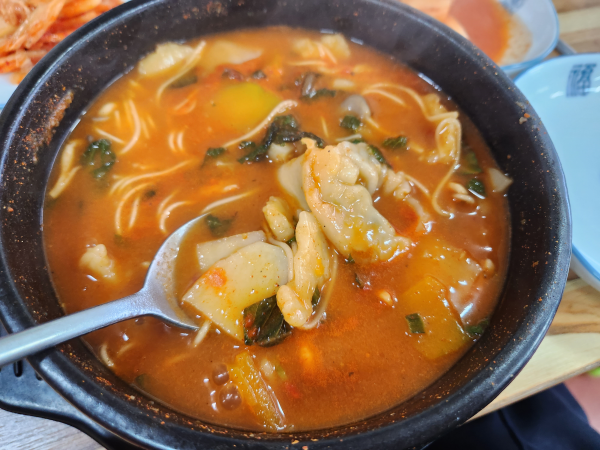 강화도 참붕어 매운탕 뚝배기