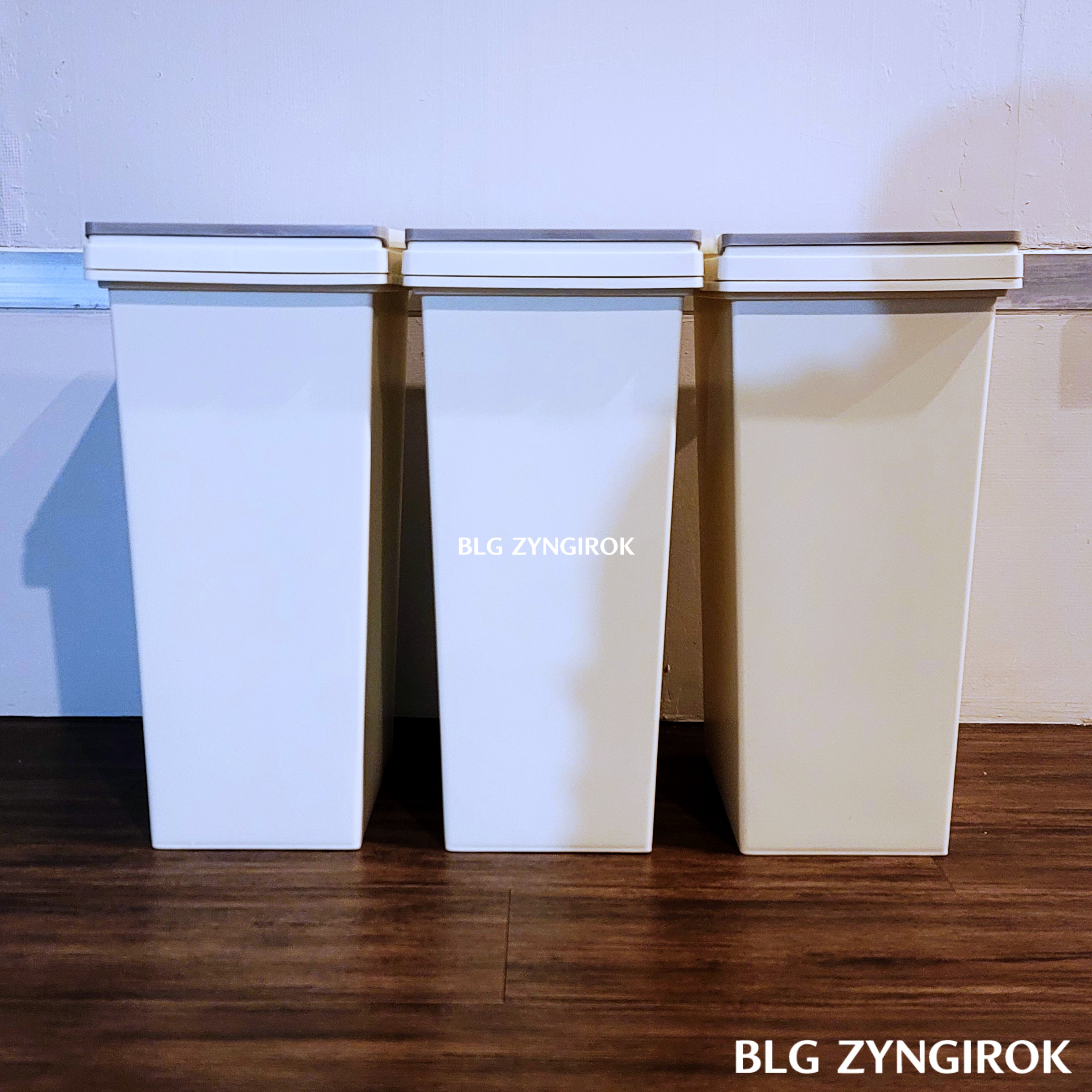 3게애-원클릭-휴지통을-결합하여-정면에서-바라본-모습이다.