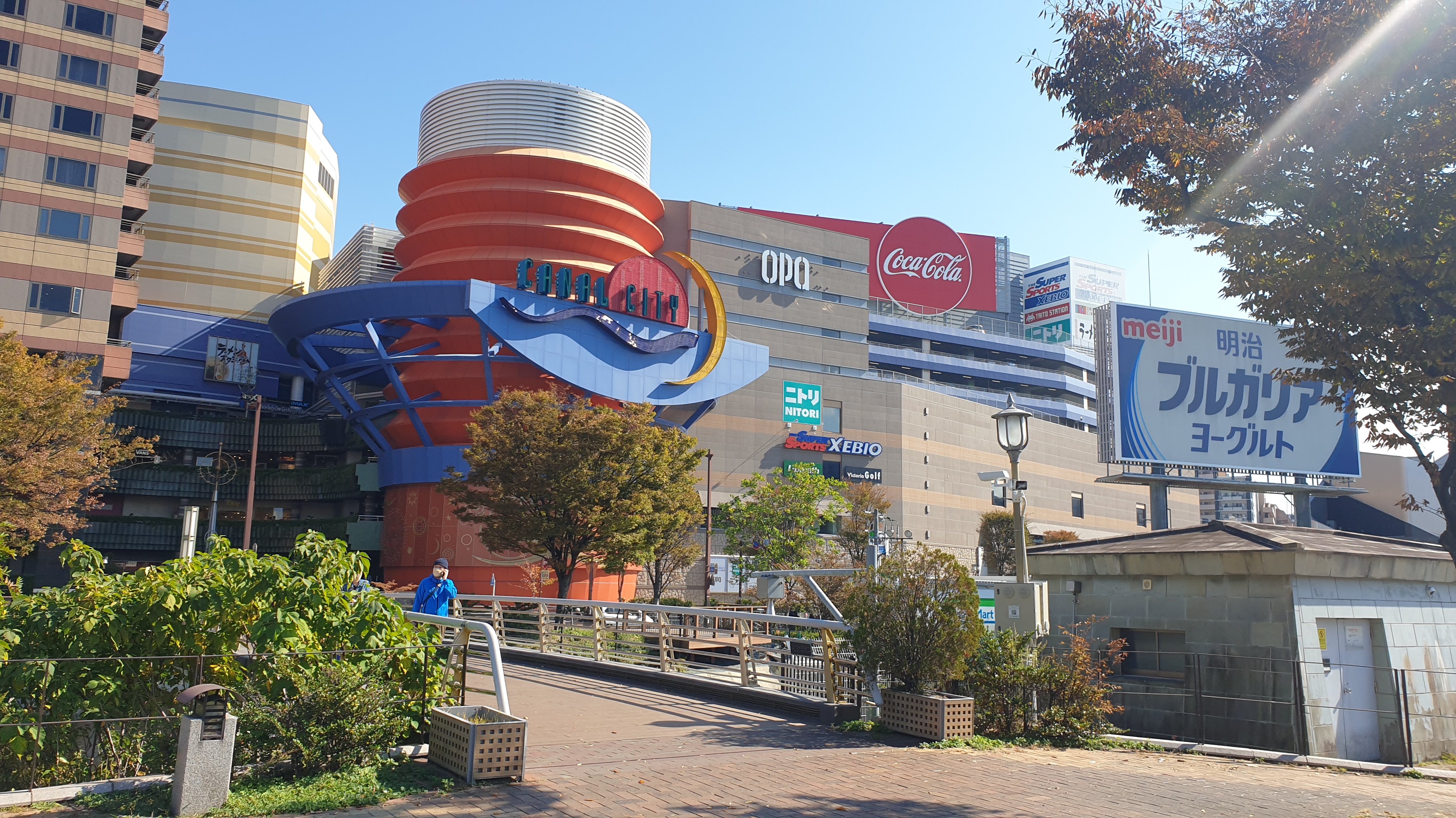 후쿠오카에 위치한 캐널시티 모습