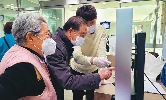 시니어 전용 모빌리티 혁신: 전동 휠체어, 초소형 전기차, 자율주행 셔틀의 미래