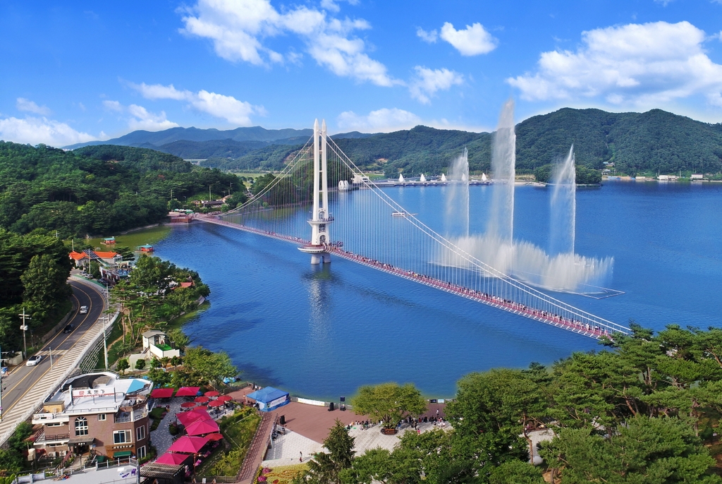 충남 예산군 '예당호 출렁다리' 소개