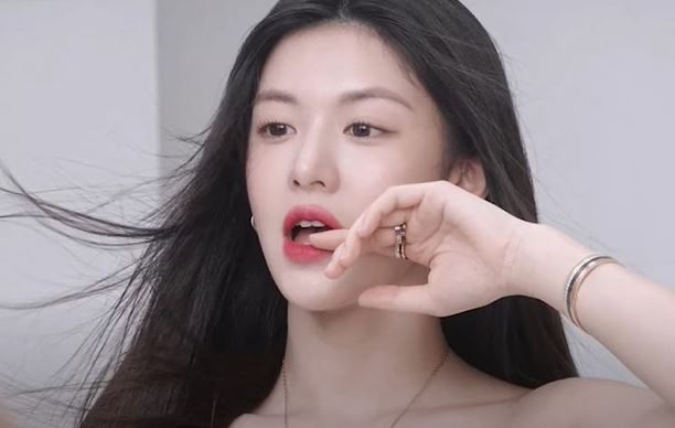 매혹적인 고윤정