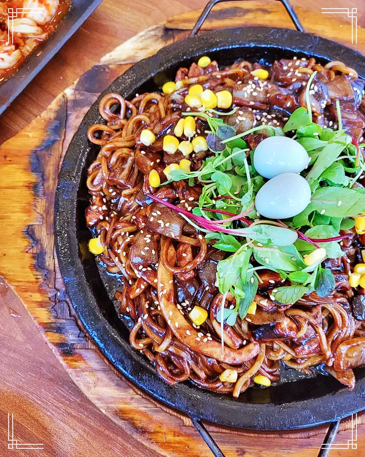 양념게장 돌짜장 돌판짜장 맛집 온천 실내데이트 코스 시몬스 침대 카페 별빛 정원 여행 이천 가볼만한 곳 추천 생방송투데이 오늘방송 떴다 동네방네