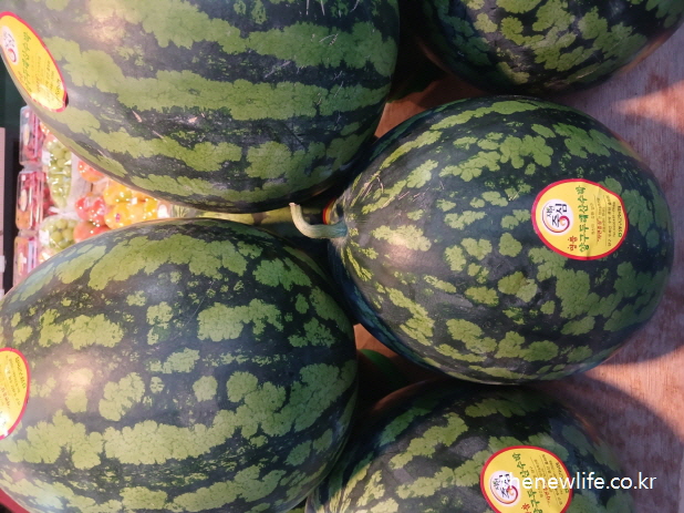 설탕 중독 증상에서 벗어나는 방법으로 설탕 대체 식품 수박 사진