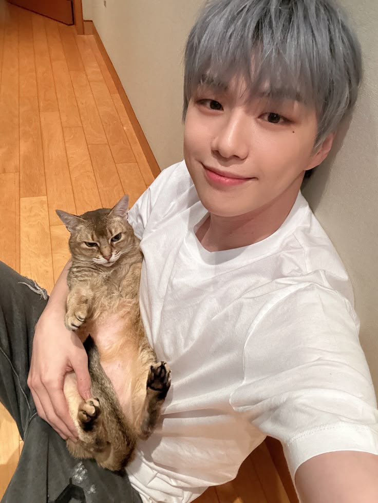 강다니엘 입대 나이 논란 워너원 프로듀스101 키 몸무게 MBTI 혈액형 군대 제대 프로필