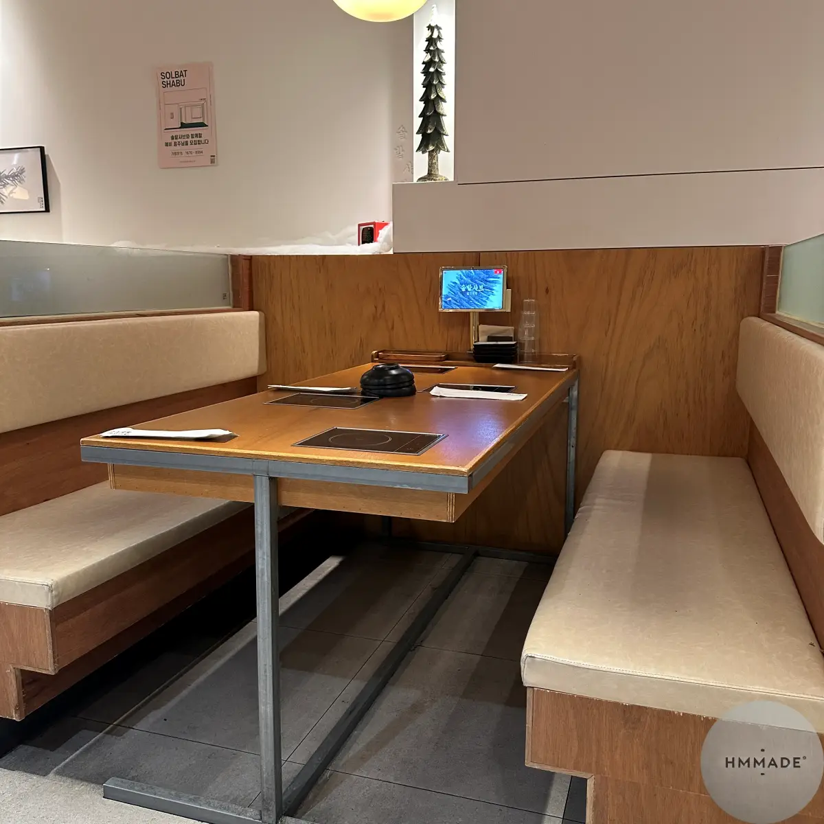 대전-둔산동-솔밭샤브-식당내부-다인석