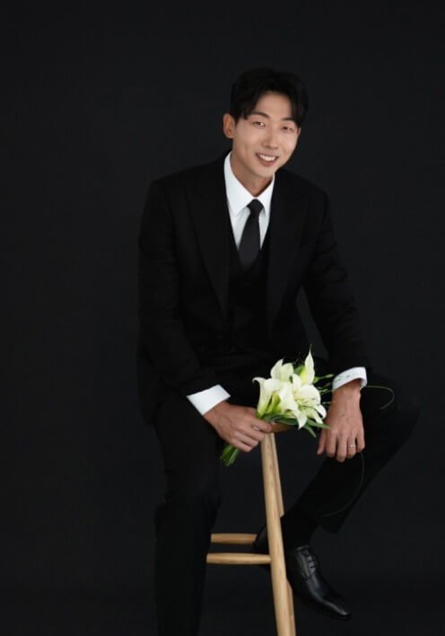 김용의-웨딩-사진입니다.