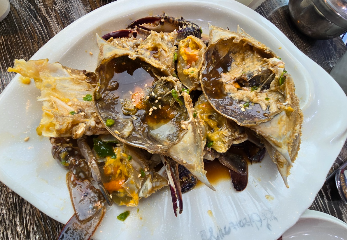 군침도는 간장게장이에요