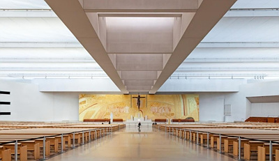 성삼위 성당 내부 사진