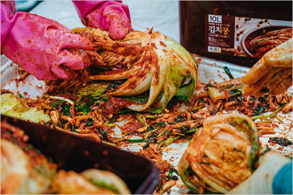 전통 김치&amp;#44; 집에서 즐기는 한국의 깊은 맛