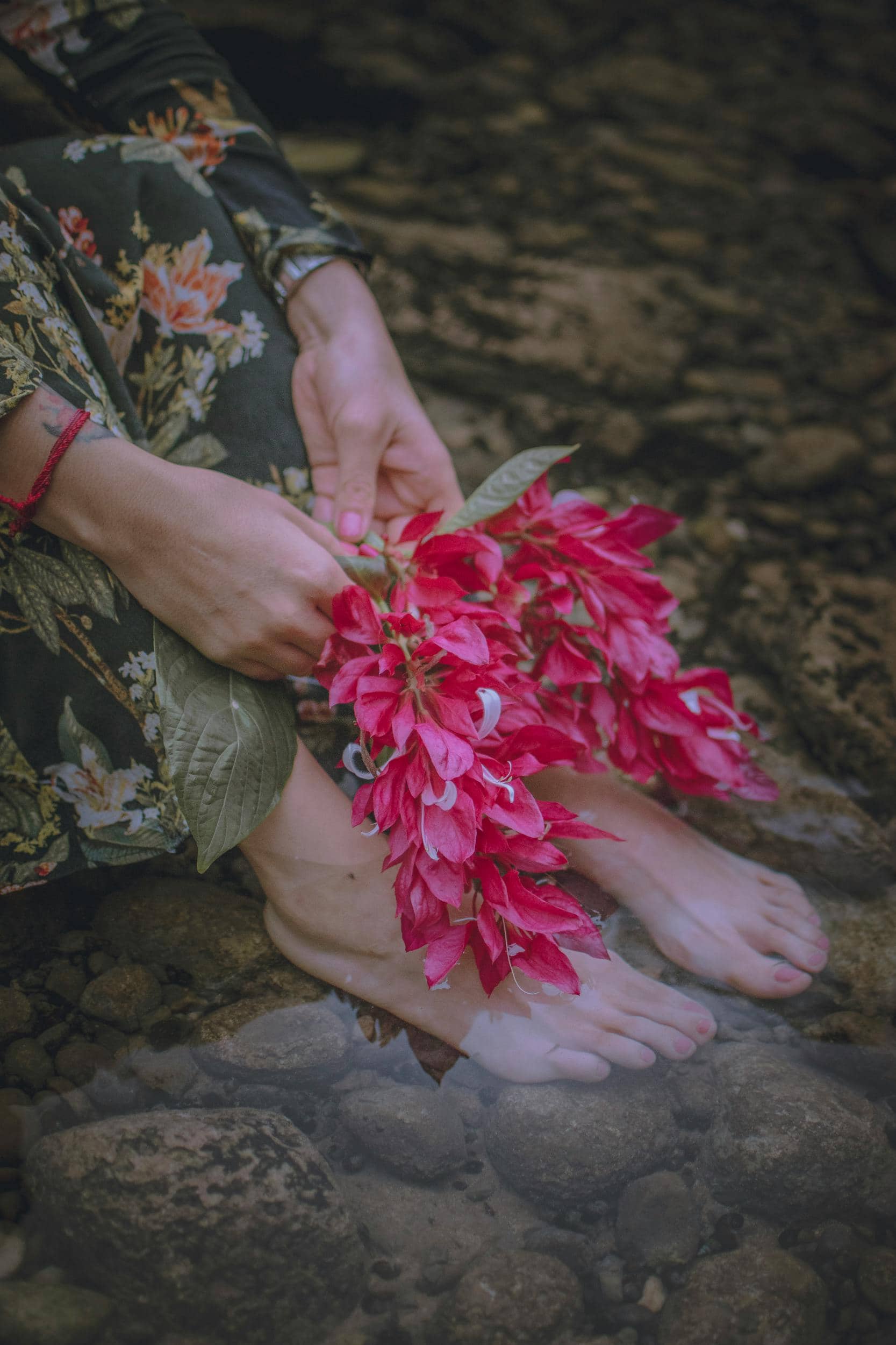 족욕의 기적, 발각질 개선에 도움되는 족욕법 베스트 5 - 전문가 추천 완벽 정리