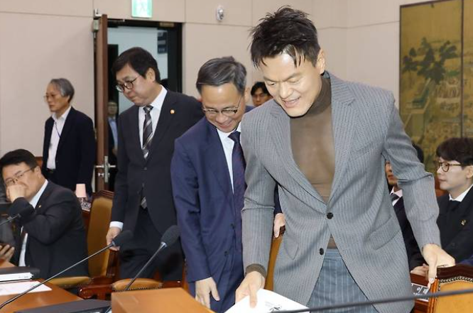 박진영 국감 의상 시스루 패션