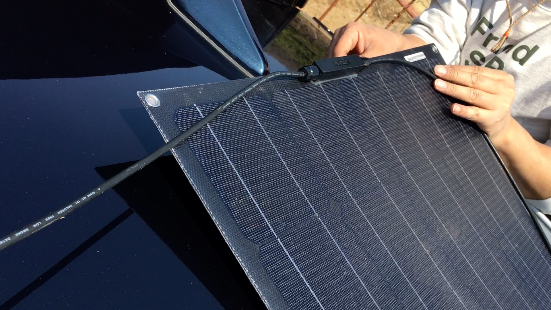 지붕에 태양전지판