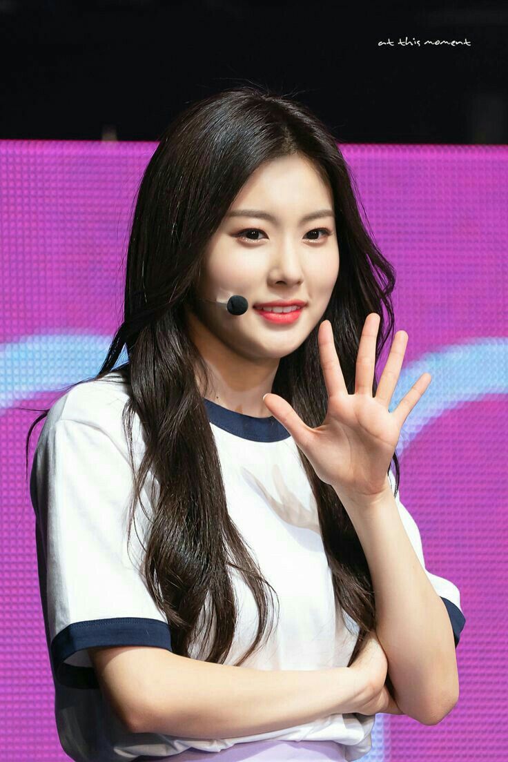 아이즈원 강혜원 몸매 키 아이즈원 강혜원 몸매 키