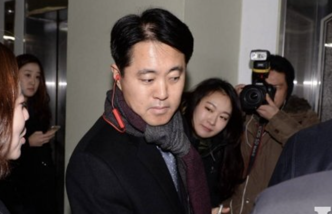 신자용 출근